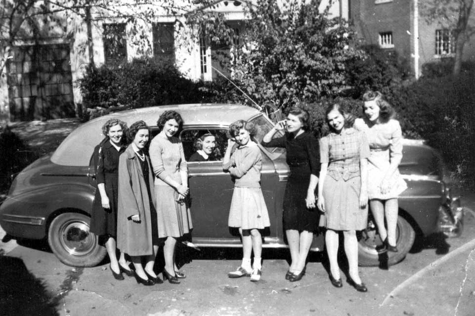 Conlin sisters at home, Toronto, c.1944